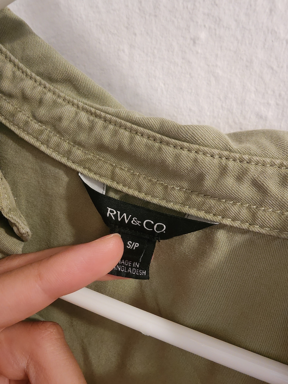 RW&CO Olive Dolman/Batwing Relaxed Sleeve Button-Down- Tencel/Lyocell - Small - Picture 4 of 8